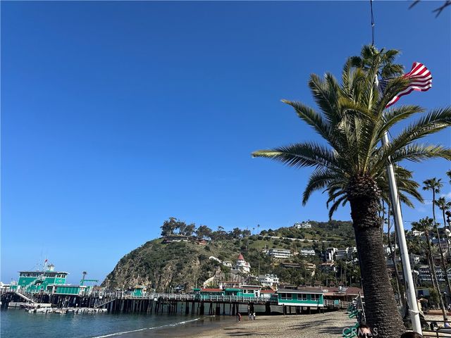 352 354 Eucalyptus, Avalon, CA 90704