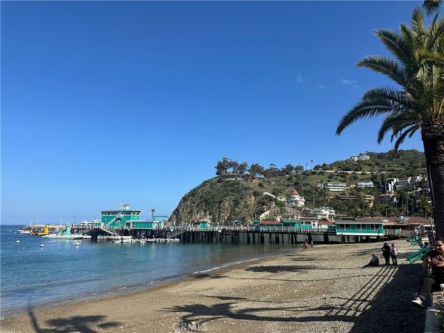 352 354 Eucalyptus, Avalon, CA 90704