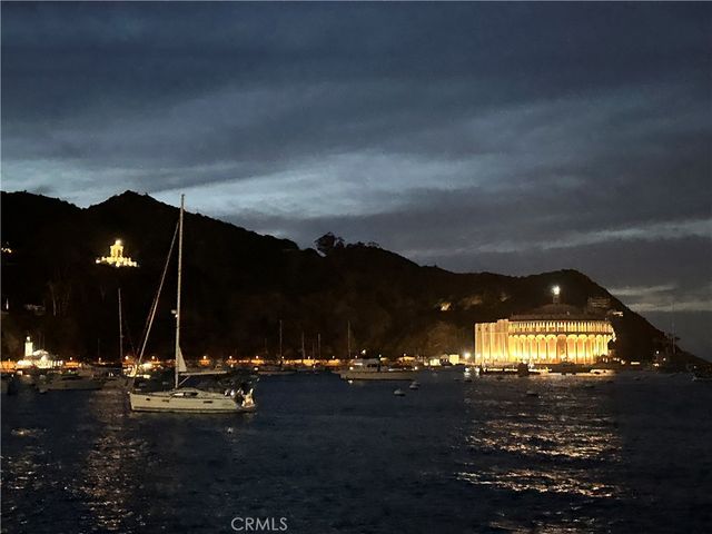 352 354 Eucalyptus, Avalon, CA 90704