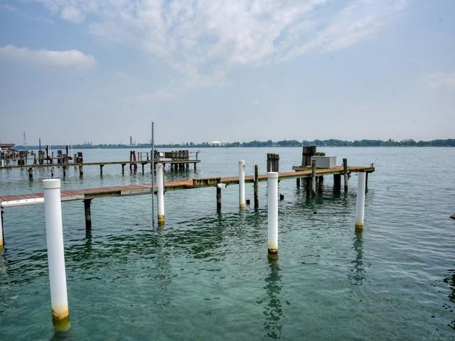 5403 Pointe Drive, East China, MI 48054