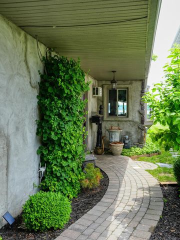 5403 Pointe Drive, East China, MI 48054