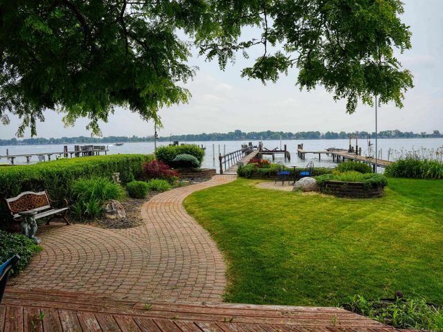 5403 Pointe Drive, East China, MI 48054