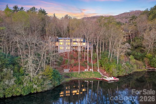 95 Cardinal Trace, Lake Toxaway, NC 28747