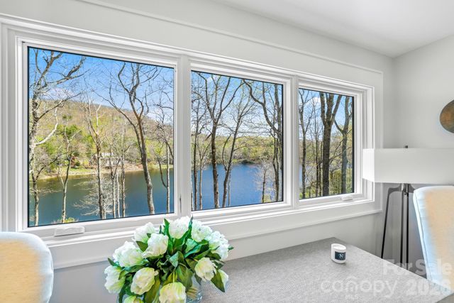 95 Cardinal Trace, Lake Toxaway, NC 28747