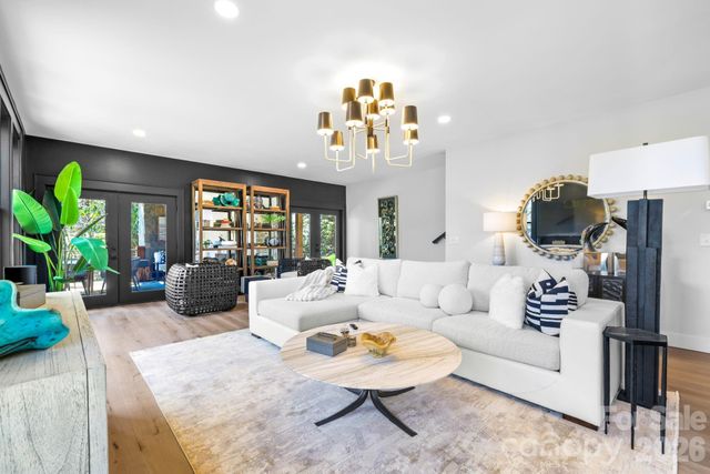 95 Cardinal Trace, Lake Toxaway, NC 28747