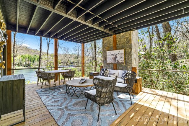 95 Cardinal Trace, Lake Toxaway, NC 28747
