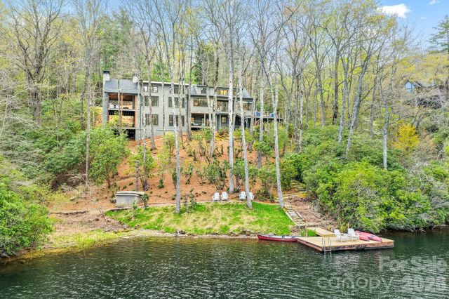 95 Cardinal Trace, Lake Toxaway, NC 28747