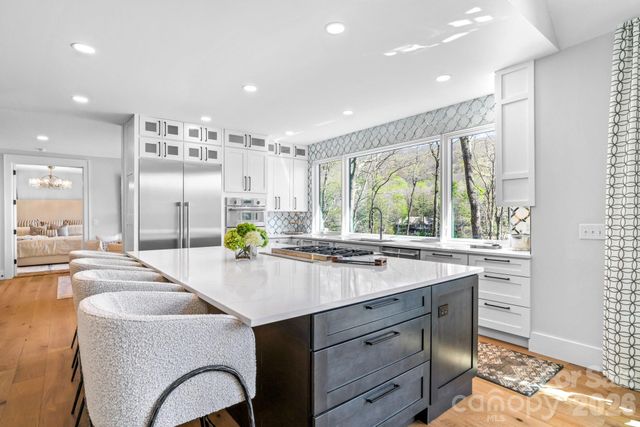 95 Cardinal Trace, Lake Toxaway, NC 28747