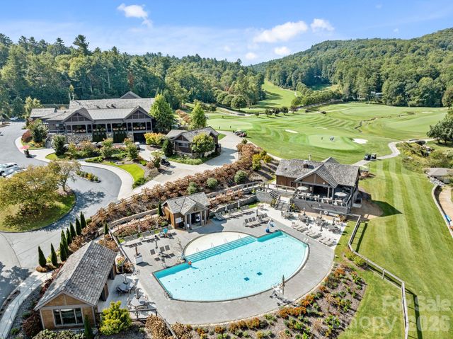 95 Cardinal Trace, Lake Toxaway, NC 28747