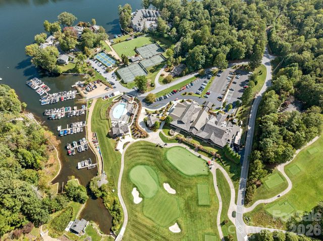 95 Cardinal Trace, Lake Toxaway, NC 28747