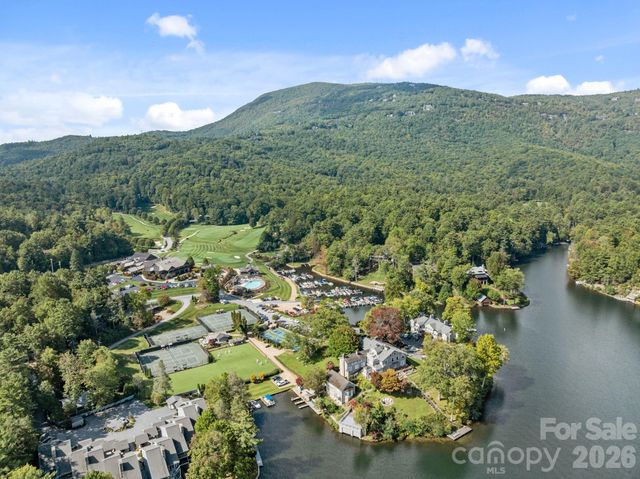 95 Cardinal Trace, Lake Toxaway, NC 28747