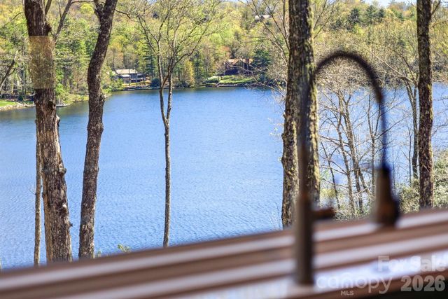 95 Cardinal Trace, Lake Toxaway, NC 28747