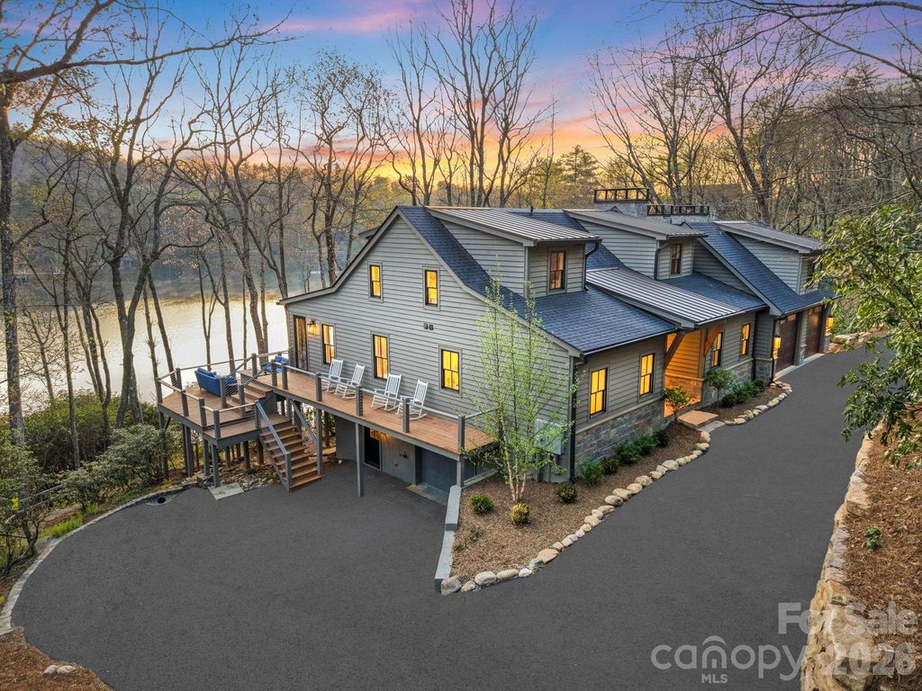 95 Cardinal Trace, Lake Toxaway, NC 28747