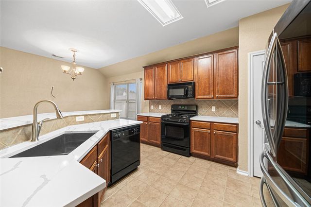 212 Silverbrook Lane, Dickinson, TX 77539