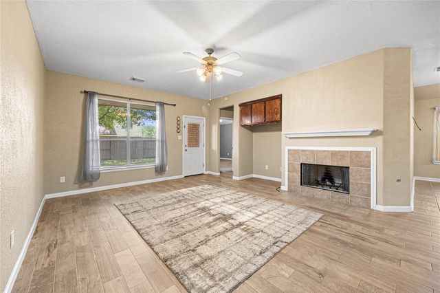 212 Silverbrook Lane, Dickinson, TX 77539