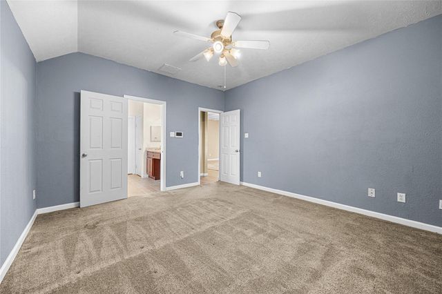 212 Silverbrook Lane, Dickinson, TX 77539