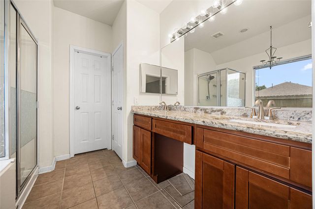 212 Silverbrook Lane, Dickinson, TX 77539