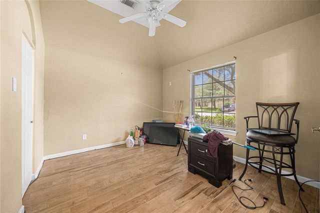 212 Silverbrook Lane, Dickinson, TX 77539