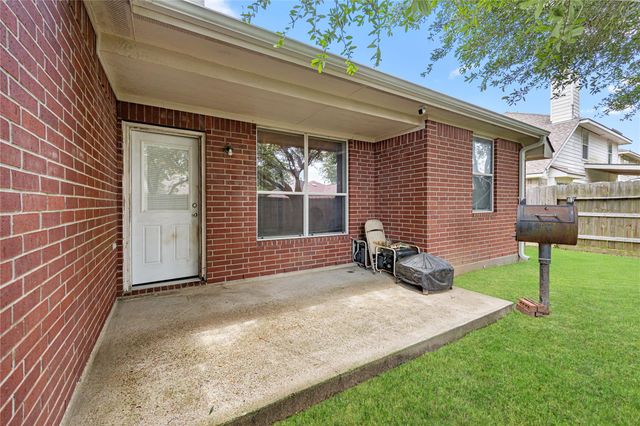212 Silverbrook Lane, Dickinson, TX 77539