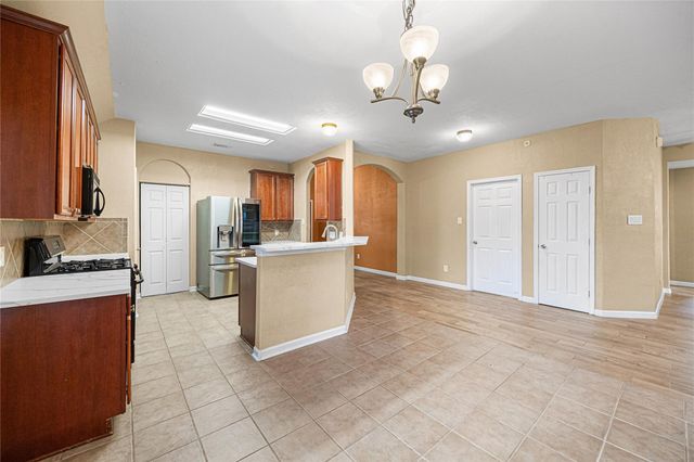 212 Silverbrook Lane, Dickinson, TX 77539