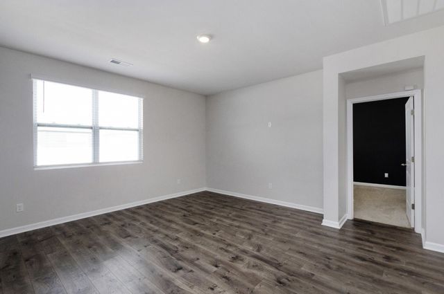 7300 Sunny Parks Dr, White House, TN 37188