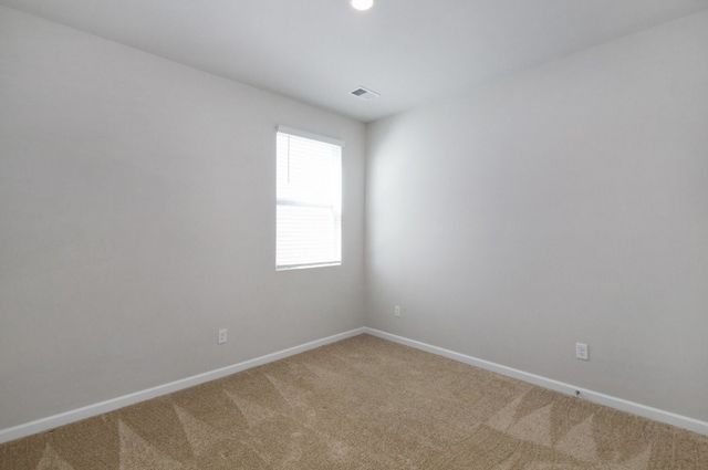 7300 Sunny Parks Dr, White House, TN 37188