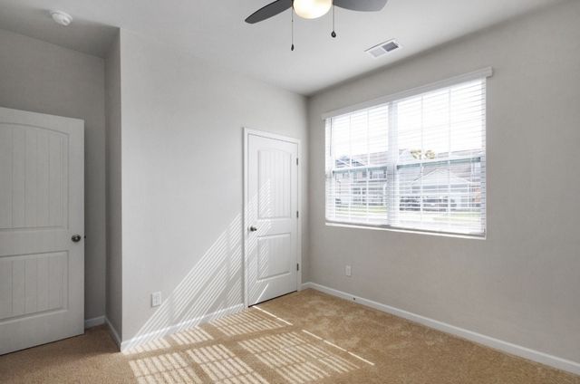 7300 Sunny Parks Dr, White House, TN 37188