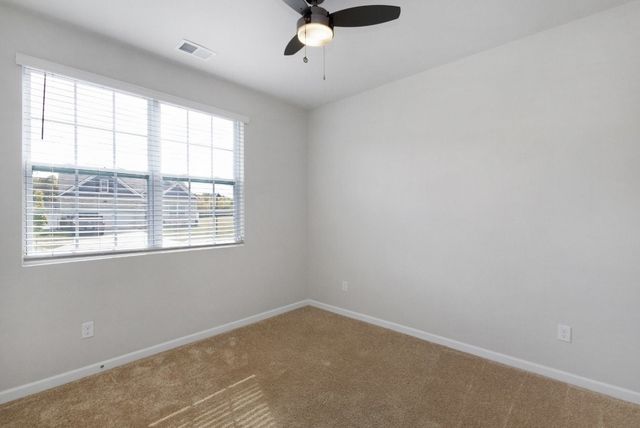 7300 Sunny Parks Dr, White House, TN 37188