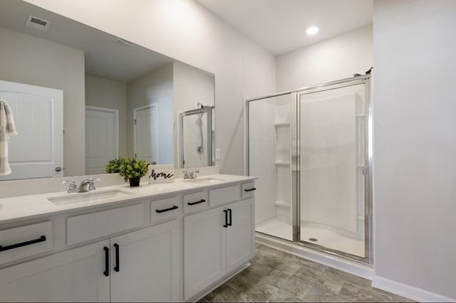 7300 Sunny Parks Dr, White House, TN 37188