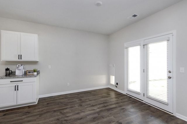 7300 Sunny Parks Dr, White House, TN 37188