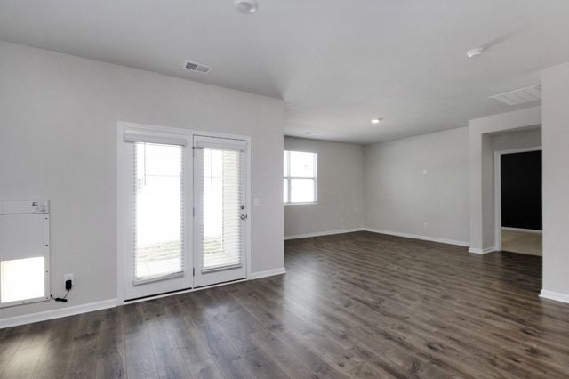 7300 Sunny Parks Dr, White House, TN 37188