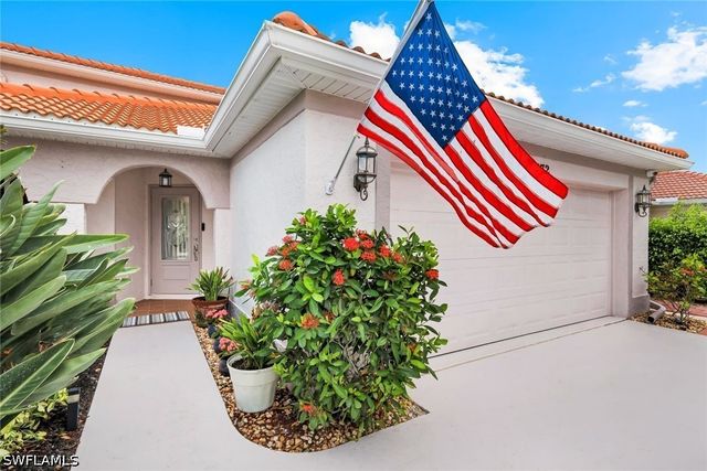172 Sabal Lake DR, Naples, FL 34104