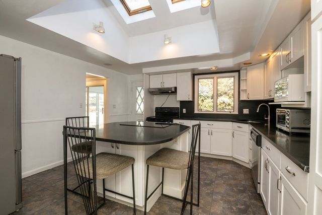 33 Lake Avenue, Stoneham, MA 02180