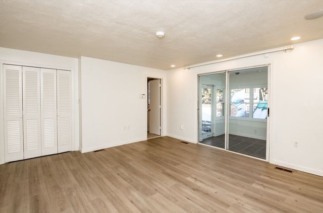 33 Lake Avenue, Stoneham, MA 02180