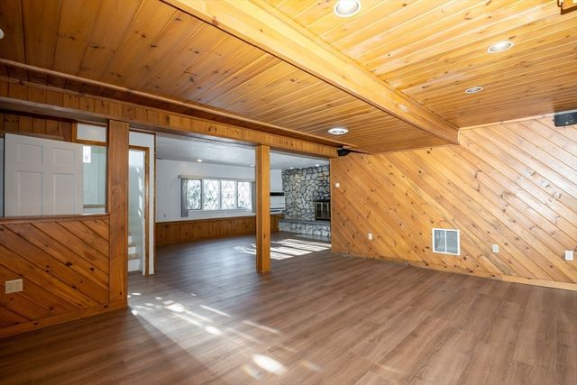 33 Lake Avenue, Stoneham, MA 02180