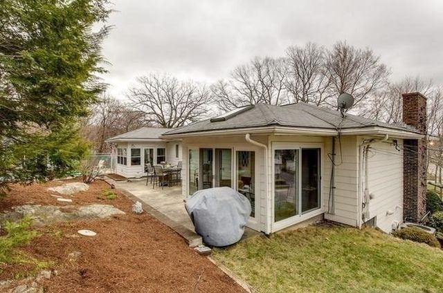 33 Lake Avenue, Stoneham, MA 02180