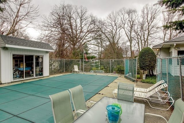 33 Lake Avenue, Stoneham, MA 02180