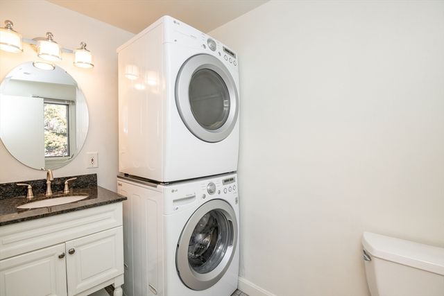 33 Lake Avenue, Stoneham, MA 02180