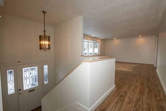 33 Lake Avenue, Stoneham, MA 02180