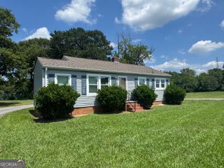 875 Benson Street, Hartwell, GA 30643