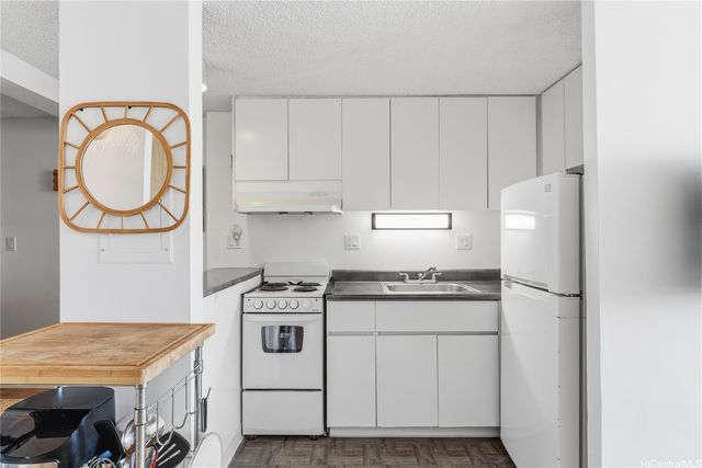 1060 Kamehameha Highway 2205B, Pearl City, HI 96782