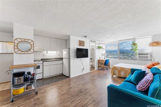 1060 Kamehameha Highway 2205B, Pearl City, HI 96782