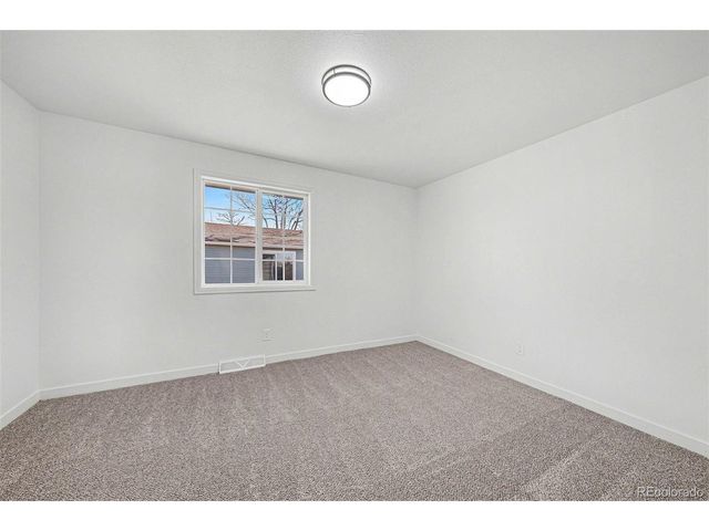 908 Applewood Ct, Fort Lupton, CO 80621