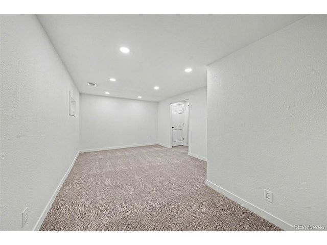 908 Applewood Ct, Fort Lupton, CO 80621