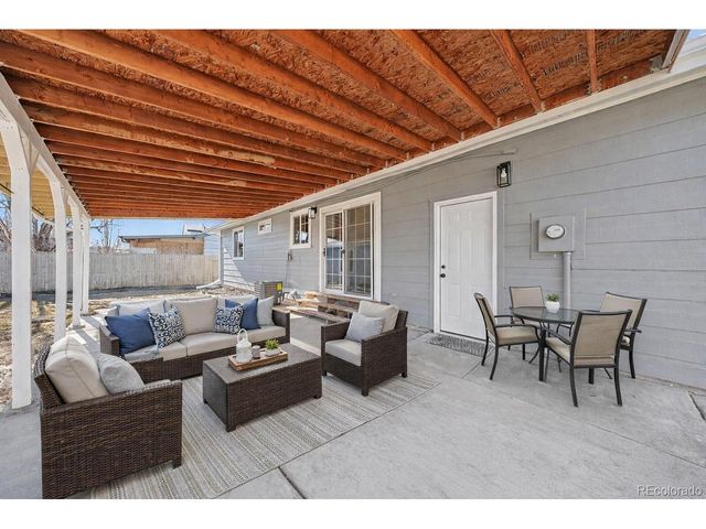 908 Applewood Ct, Fort Lupton, CO 80621