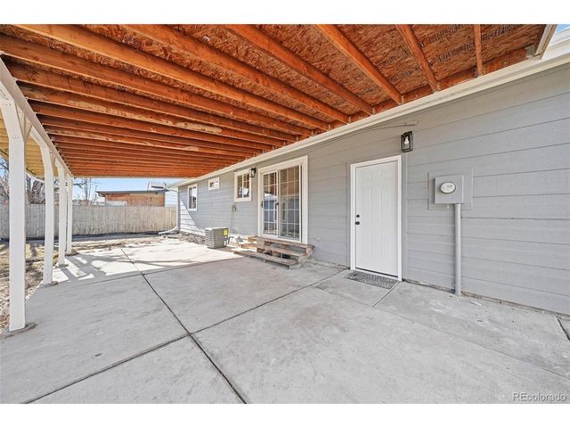 908 Applewood Ct, Fort Lupton, CO 80621