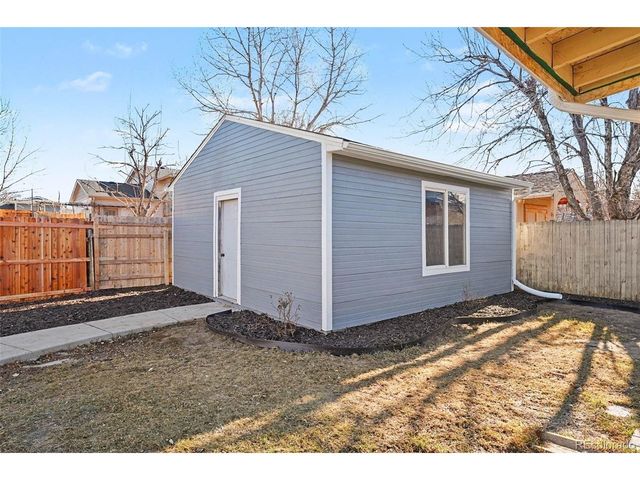 908 Applewood Ct, Fort Lupton, CO 80621