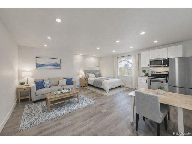 908 Applewood Ct, Fort Lupton, CO 80621