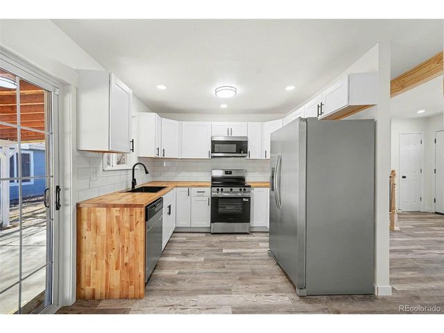 908 Applewood Ct, Fort Lupton, CO 80621