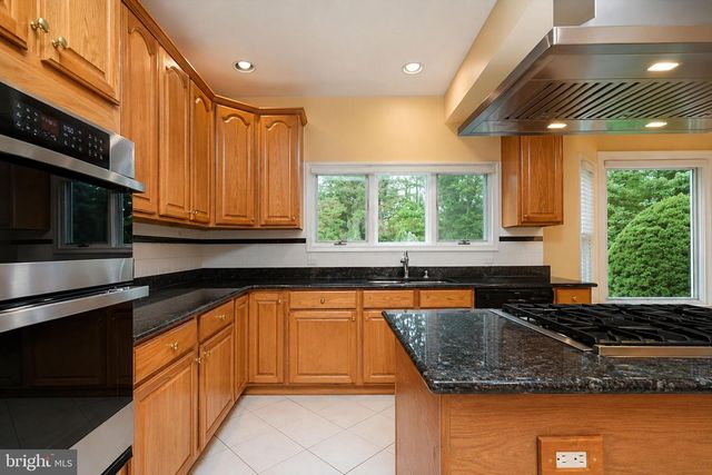 181 BERKLEY AVE, Belle Mead, NJ 08502